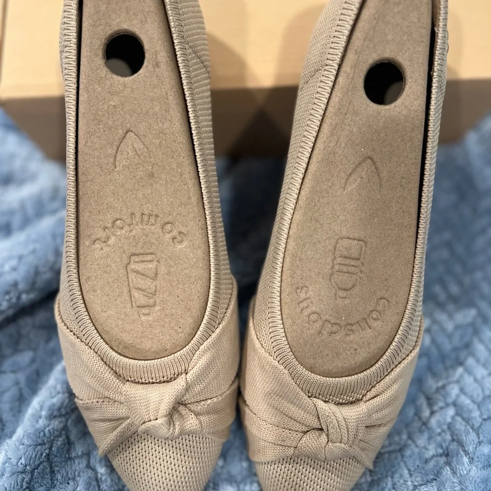 Stylish Beige Women's Flats - Picture 2 of 10